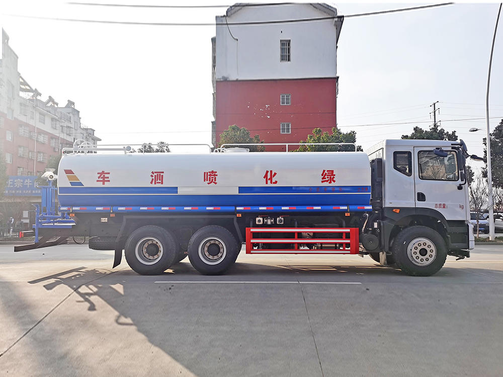 23方東風(fēng)華神后雙橋灑水車